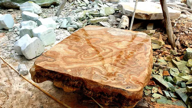 Bàn ghế đá vân gỗ tự nhiên