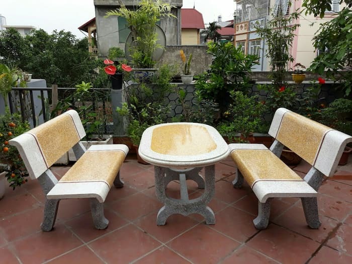 Cách bài trí bàn ghế đá sân vườn