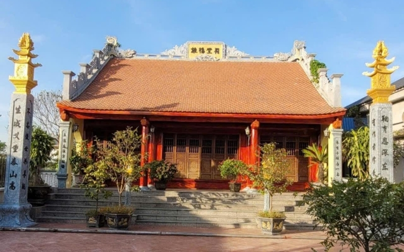 Các nghi lễ truyền thống thường được tổ chức tại nhà từ đường
